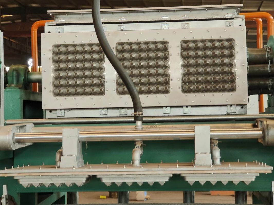 Papier-Eier-Tray-Machmaschine Dreh 3 x 4 Form-Produktionslinie Kompakt und einfach zu bedienen 2000 Eier-Trays pro Stunde produzieren