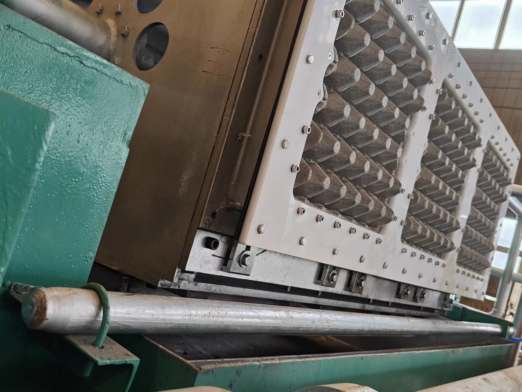 Rotations-Eierfachmaschine Wirtschaftliche Geschwindigkeit 6s/mal Abfallpapierverbrauch 150kg/h-450kg/h