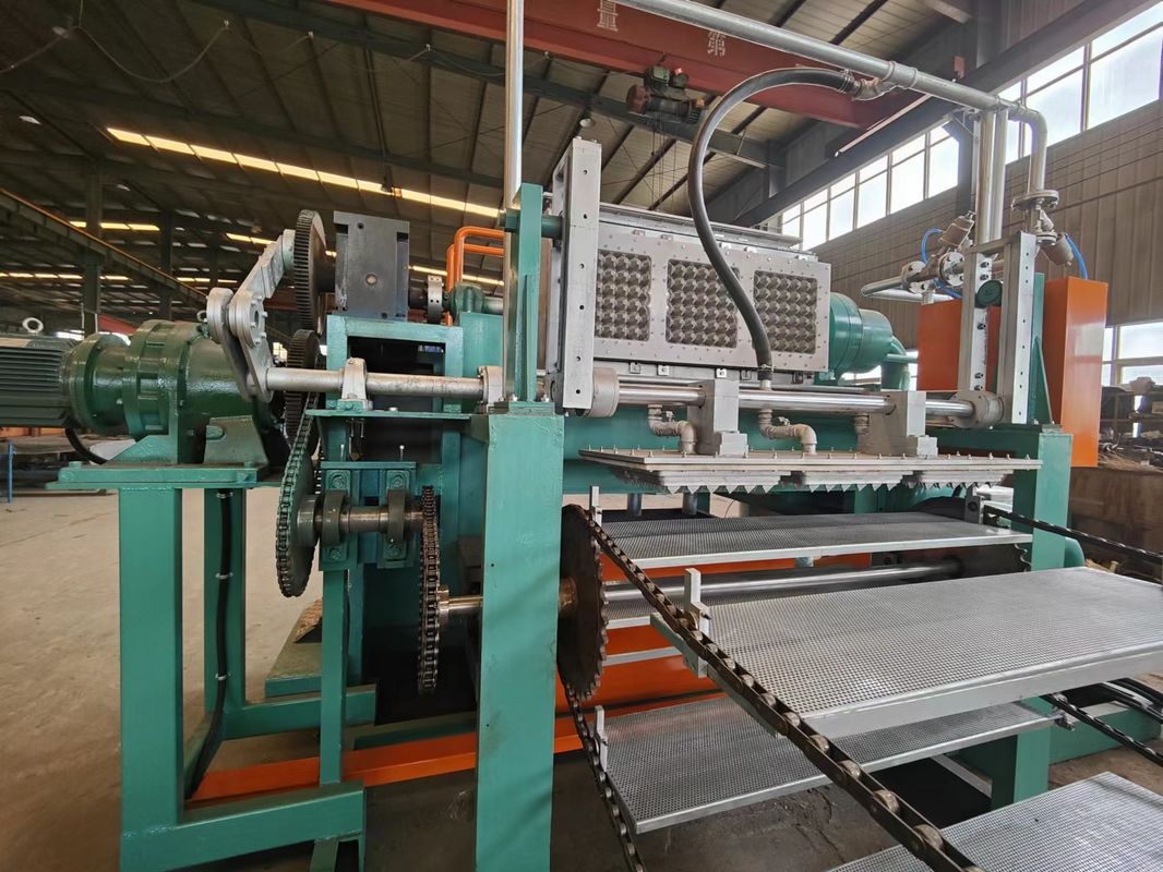 Papier-Eier-Tray-Machmaschine Dreh 3 x 4 Form-Produktionslinie Kompakt und einfach zu bedienen 2000 Eier-Trays pro Stunde produzieren