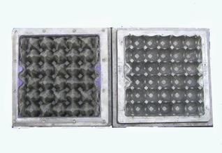 Maschine zur Herstellung von kleinen Eierbechern mit 45 kW Gesamtleistung und Metalltrockner