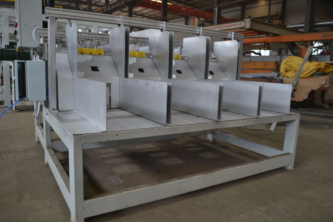 Umweltfreundliche Rotationsformmaschine für das Formen von Eiern 45 kW-200 kW Großkapazität 15 Sitzplätze 4*4 Formen Typ