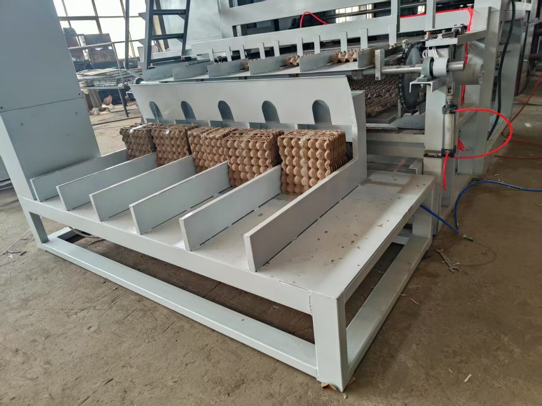 Recycling-Papiermasse-Formmaschine, große Kapazität 1500 Stück/h-6000 Stück/h Eiertray-Maschine, Eierkarton-Produktionslinie