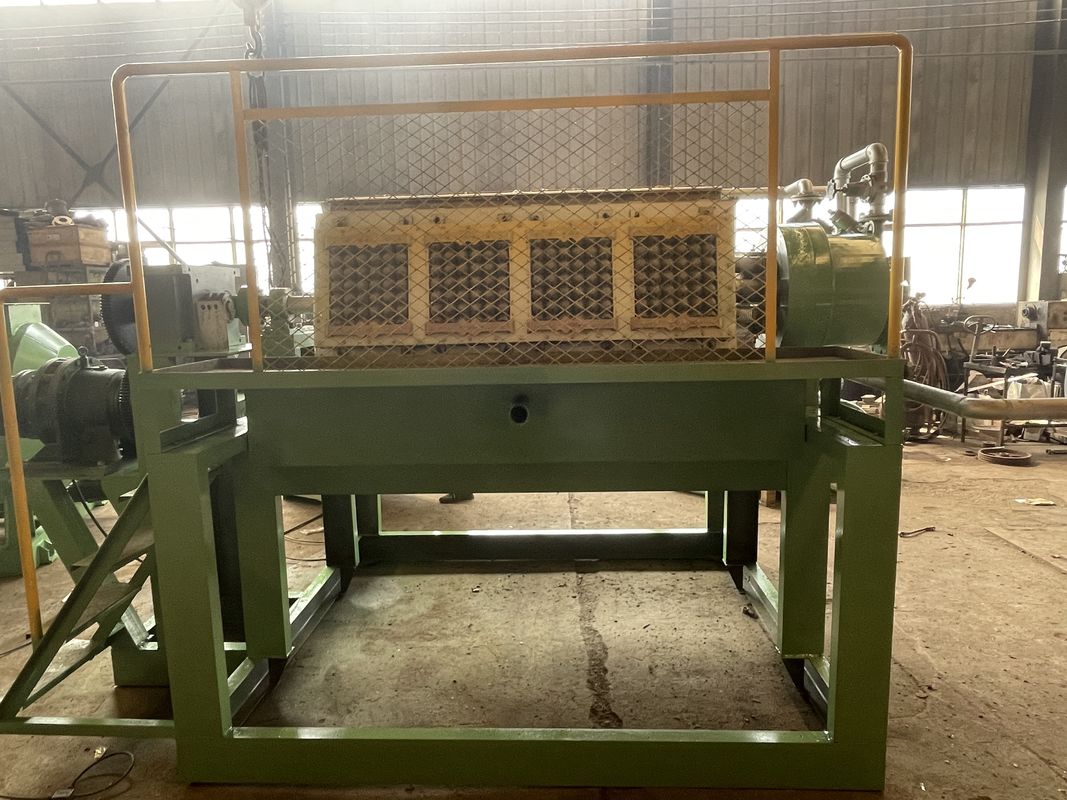 4 Seiten Drehpapier-Eierfachmaschine PLC-Steuerung und Kunststoff-Formmaterial für die Produktion von Eierfachformen