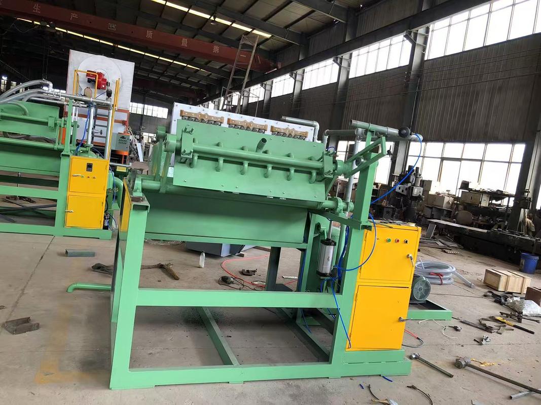 1000 Stück/h Halbautomatische Eier-Tray-Maschine / Apple Tray-Making-Maschine Einfache Struktur Geschwindigkeit verstellbar PLC-gesteuert