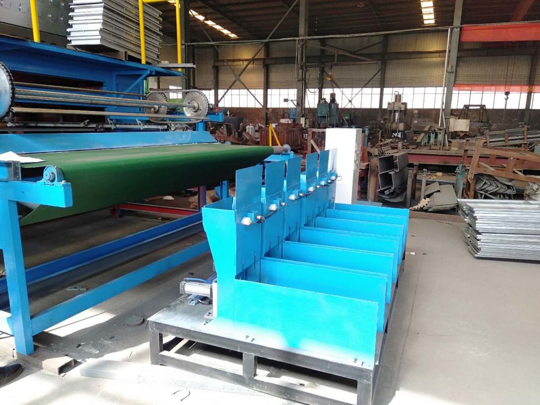 Vollautomatische Eierablagemaschine mit dem metallischen Trockner 6000pcs mit 4 Schichten pro Stunde